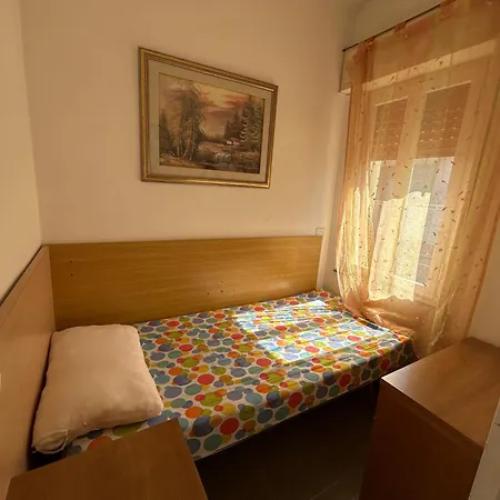 Anthea- Paluzza & Parking *