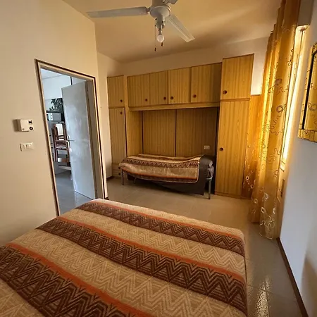 Anthea- Paluzza & Parking *